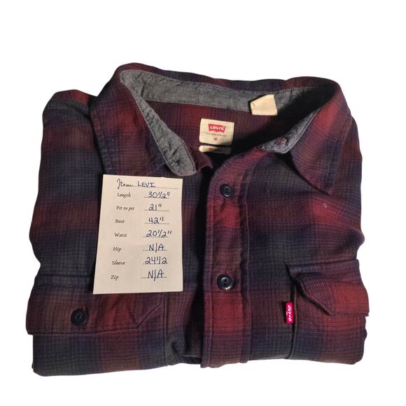 Men's Levis size (M) long sleeve Black and Red plaid shirt - Picture 5 of 6